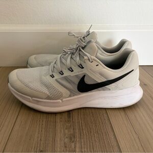 Nike Run Swift 3